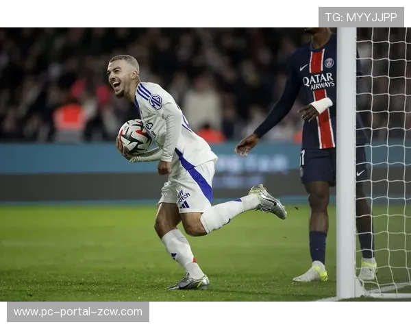 里昂前锋福法纳伤缺至2月23日，错过关键卡位战